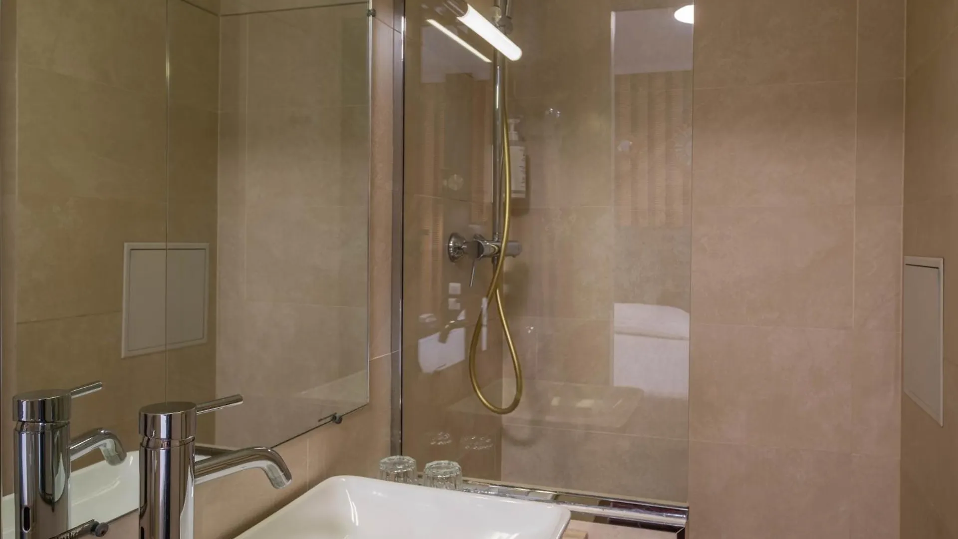 Marena 3* París